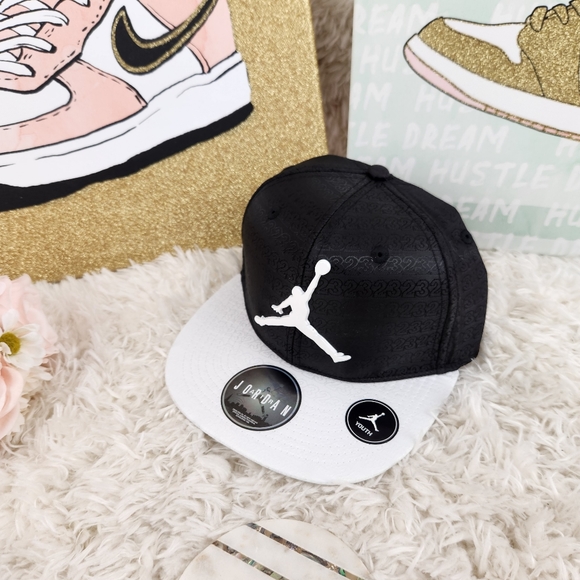 No information yet - Picture 2 of 9